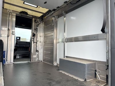 2024 BrightDrop Zevo 400 Base