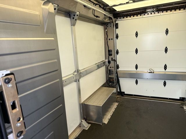 2024 BrightDrop Zevo 400 Base