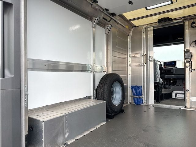 2024 BrightDrop Zevo 400 Base
