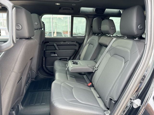 2025 Land Rover Defender 110 S
