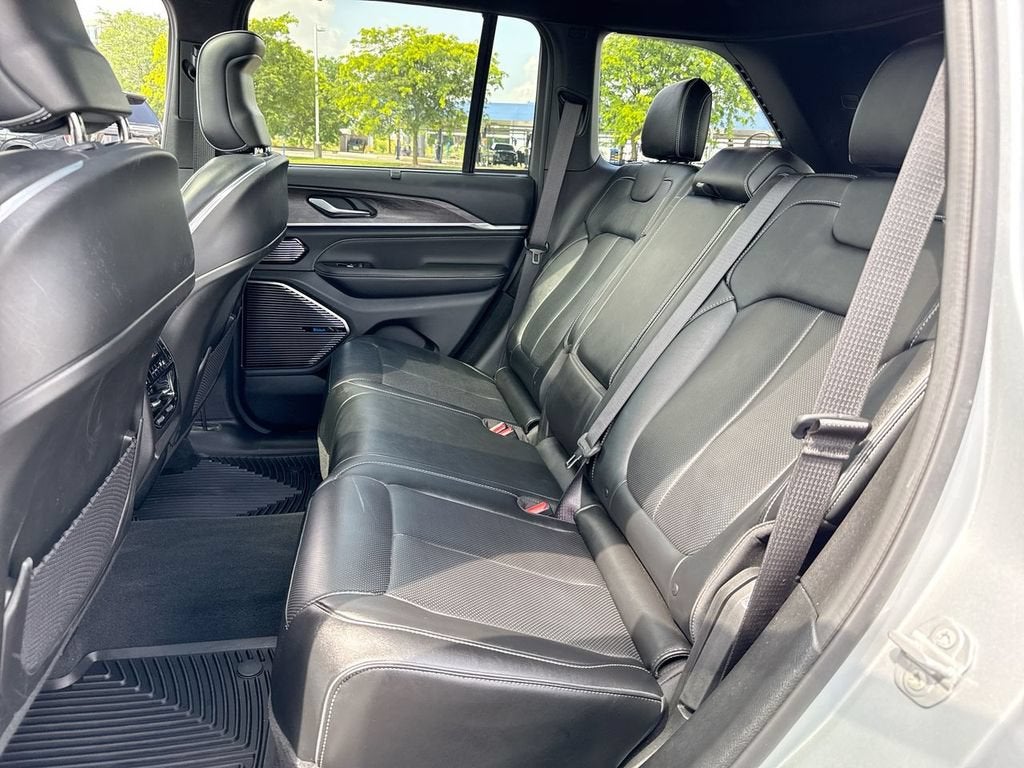 2022 Jeep Grand Cherokee 4xe Overland 4x4