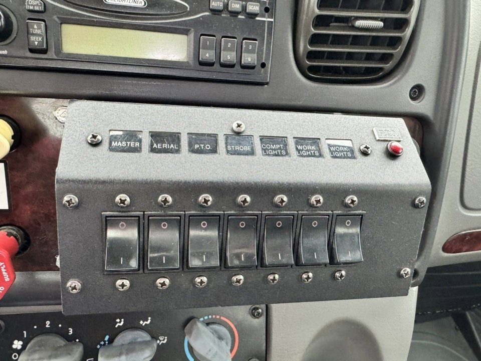 2007 FREIGHTLIN M2106S Base