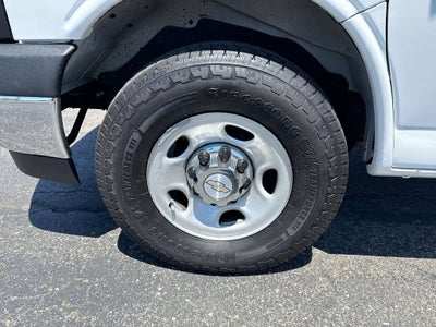 2022 Chevrolet Express Passenger 2500 1LT