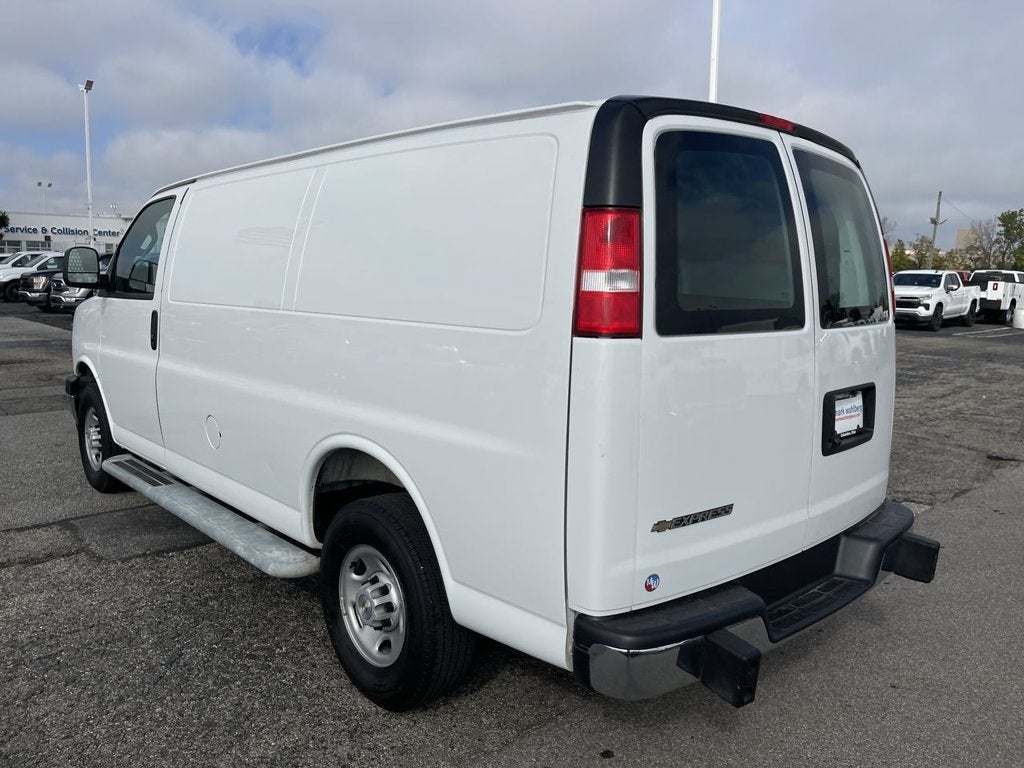 2025 Chevrolet Express Cargo WT