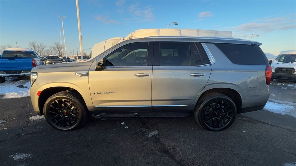 2023 GMC Yukon SLT
