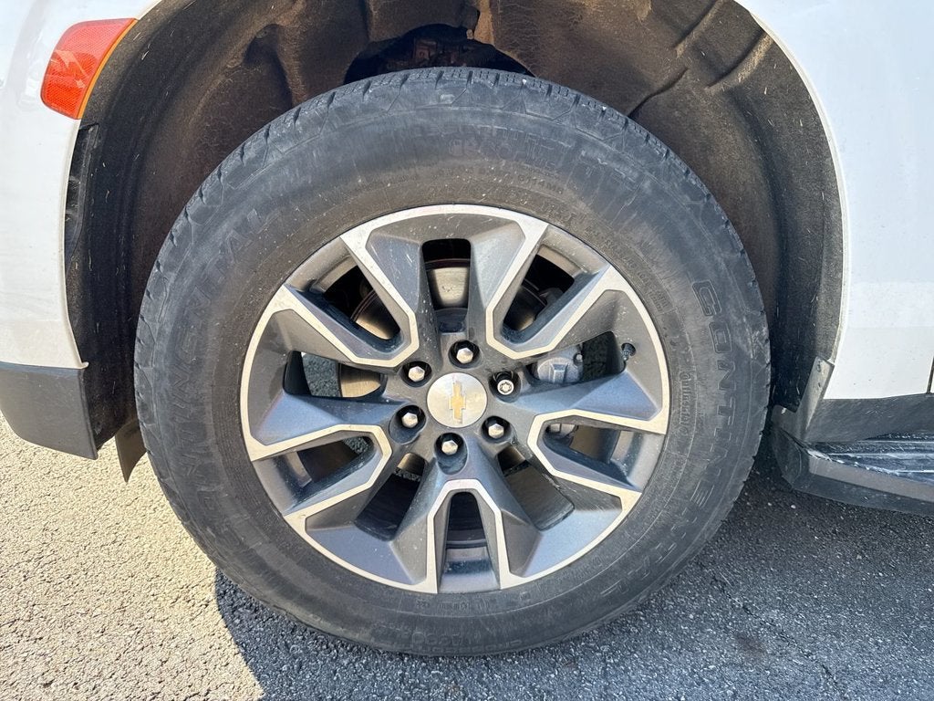 2023 Chevrolet Suburban LS