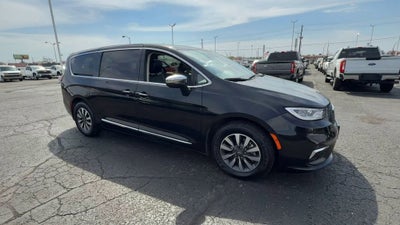 2023 Chrysler Pacifica Hybrid Limited