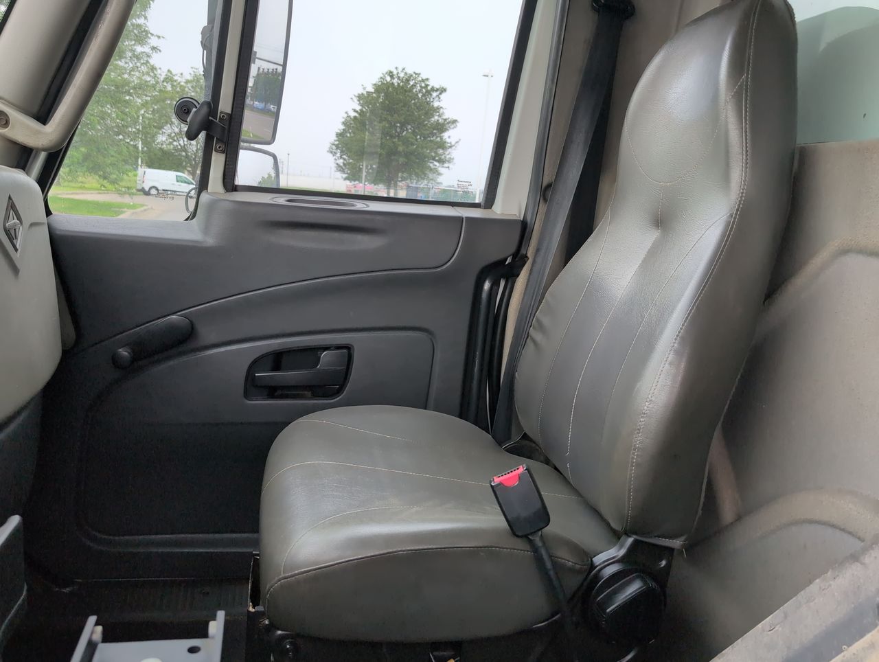 2014 INTERNATIONAL 4100 NA