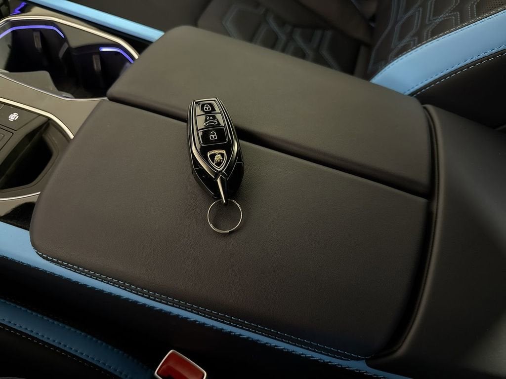 2025 Lamborghini Urus SE