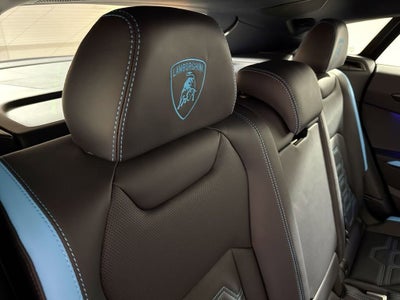 2025 Lamborghini Urus SE