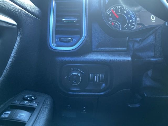 2019 RAM 1500 Big Horn/Lone Star Crew Cab 4x4 5'7" Box