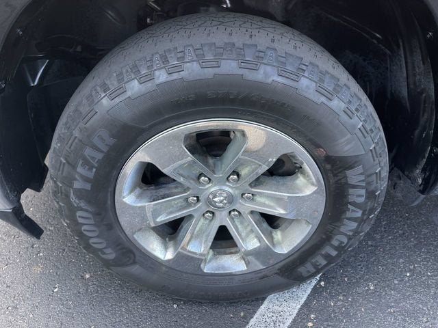 2019 RAM 1500 Laramie Crew Cab 4x4 5'7" Box