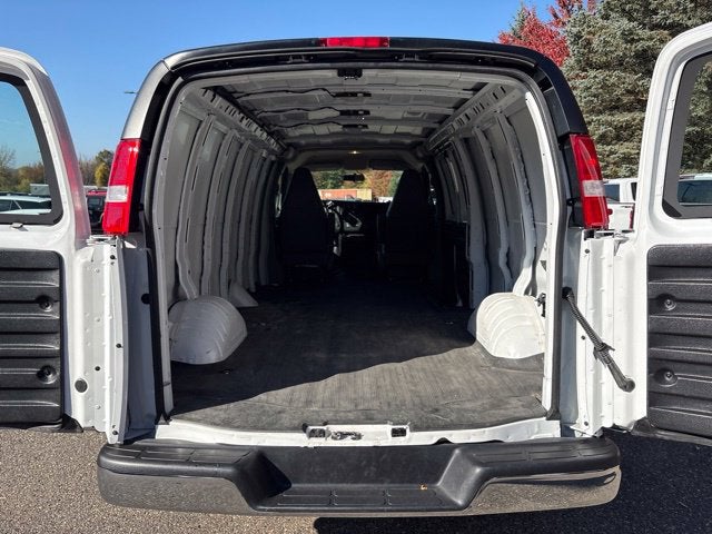 2025 Chevrolet Express Cargo WT