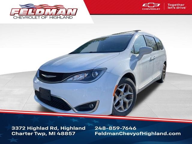 2017 Chrysler Pacifica Touring-L