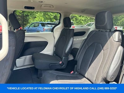 2023 Chrysler Voyager LX