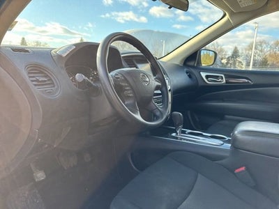 2018 Nissan Pathfinder S