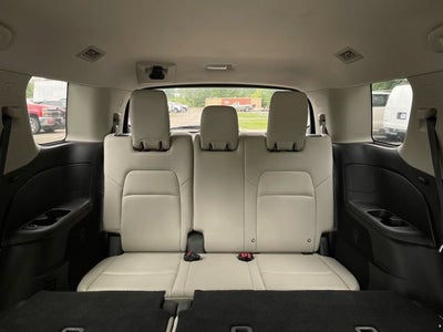 2023 Nissan Pathfinder SL 4WD