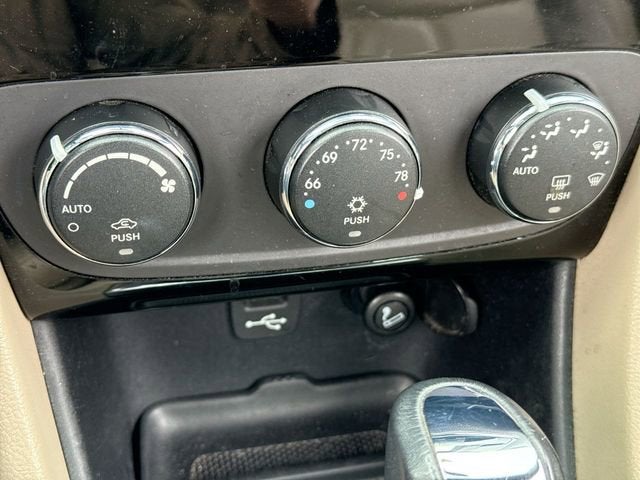 2013 Chrysler 200 Limited