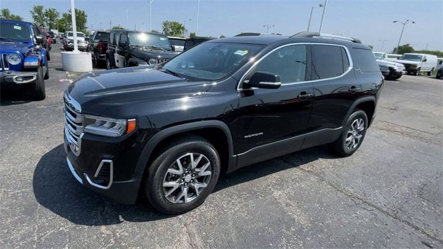 2023 GMC Acadia SLT
