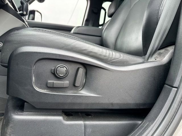 2023 Land Rover Defender X-Dynamic SE