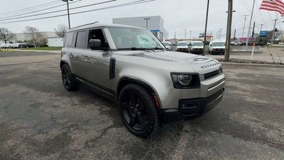 2023 Land Rover Defender X-Dynamic SE