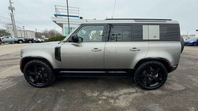 2023 Land Rover Defender X-Dynamic SE