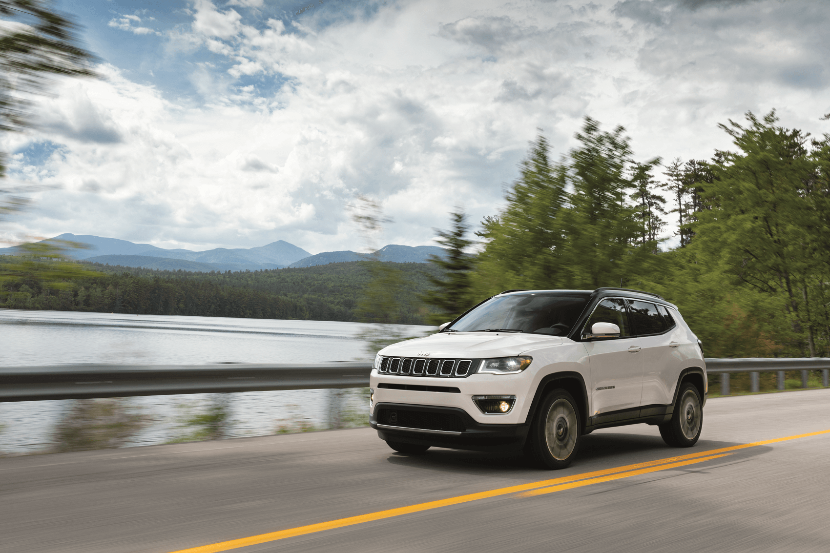 Jeep Compass vs Nissan Rogue Clarkston MI
